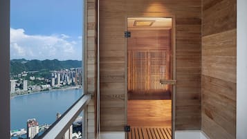 270° River View Deluxe Suite B (Oversized Private Hot Tub & Sauna) | Down comforters, in-room safe, blackout drapes, soundproofing