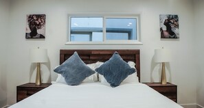 4 bedrooms, iron/ironing board, Internet, bed sheets - NOHO 4-bedroom house in fantastic Los Angeles (Los Angeles)