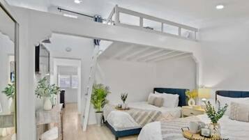 2 soverom, strykejern/-brett, reiseseng for barn og wi-fi