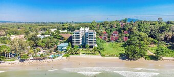 Private Beachfront 2 Bedroom Suite
Full Ocean View
