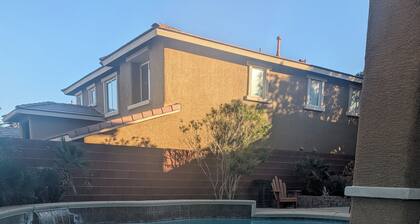 Great for traveling Nurses and Doctors, Quiet Area 4.4 Southern Hills Hospital