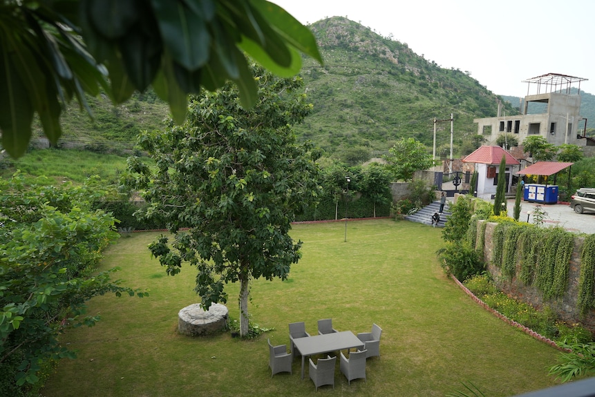 Cozy Cliff By Marwar Royal Private Villa With Pool - Gujarat