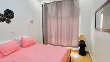 Bügeleisen/Bügelbrett, WLAN, Bettwäsche