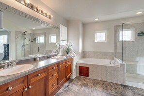 Towels - 6 Mi to Buckley Space Force Base: Getaway w/ Patio (Aurora)