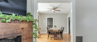 8 Mi to Micron Technology! Walkable Phoenix Gem