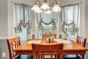 Dining - Family & Pet Friendly! Home 6 Mi to Surfside Beach (Myrtle Beach)