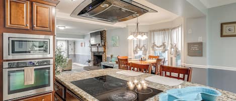 Fridge, microwave, stovetop, dishwasher