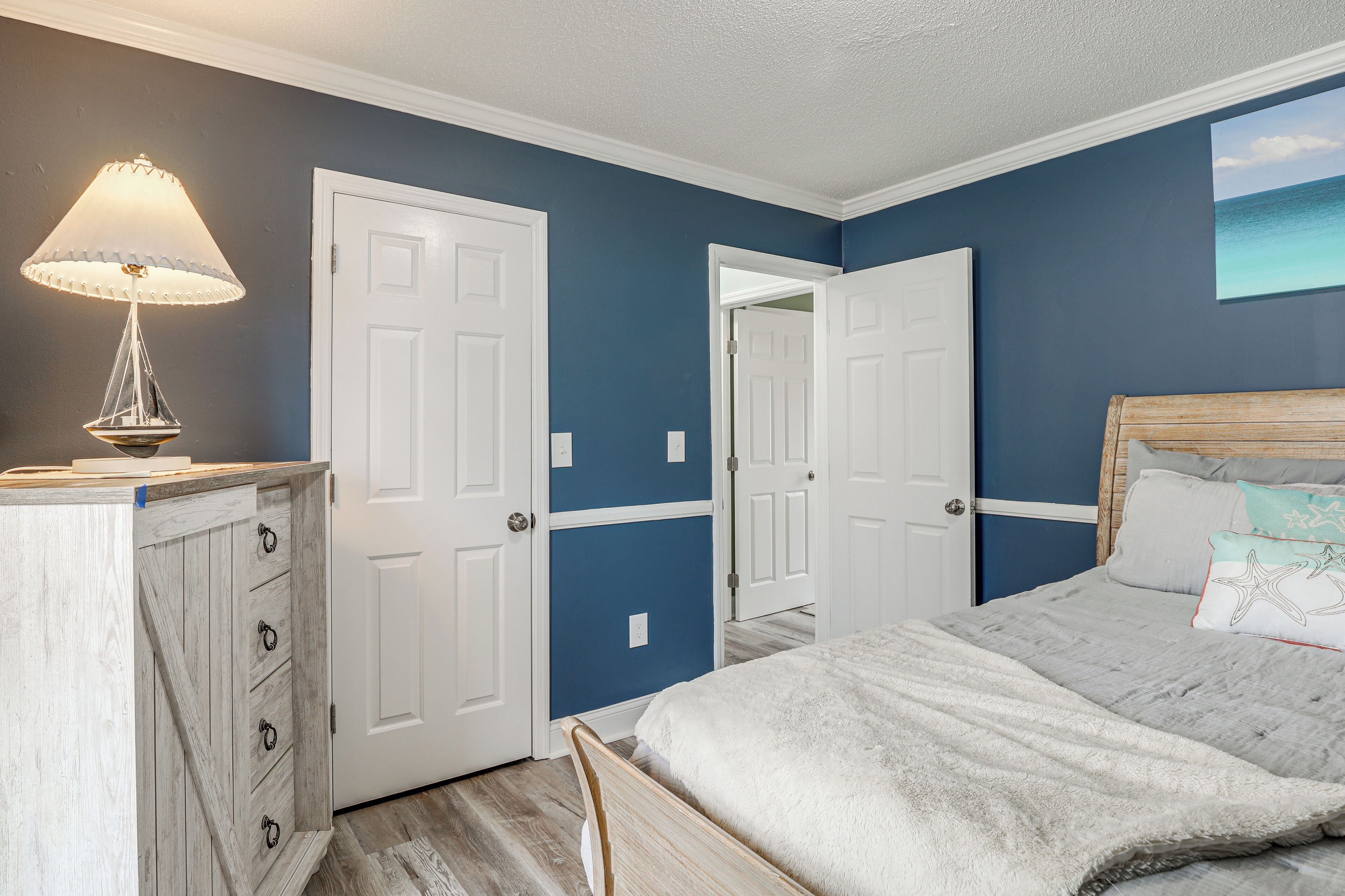 4 bedrooms, iron/ironing board, travel crib, internet