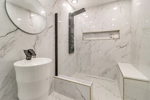 Hair dryer, towels - Modern Motor City Home w/ Office & Deck! (Detroit)