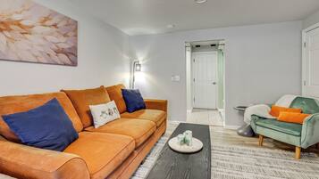 Televisión y chimenea