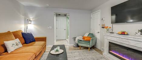 Télévision, cheminée