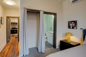 1 chambre, fer et planche à repasser, accès Internet, draps fournis