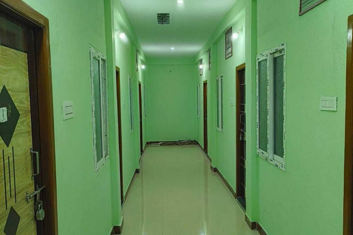 Economy-rum - 1 queensize-säng - privat badrum - bottenvåning