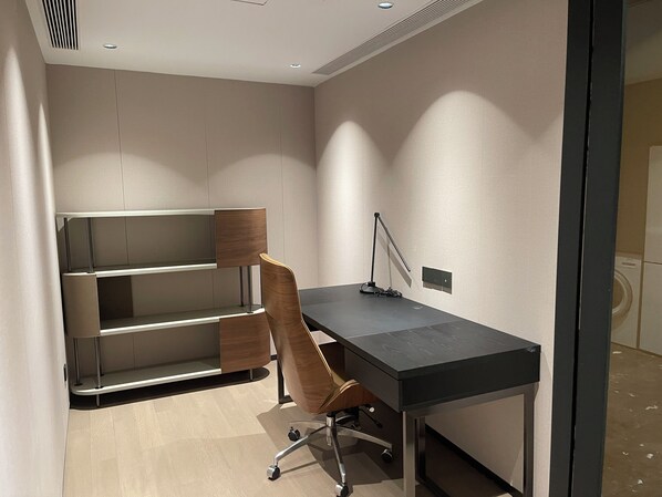 Interior - The Eaton Sky Towers Toronto (Toronto)