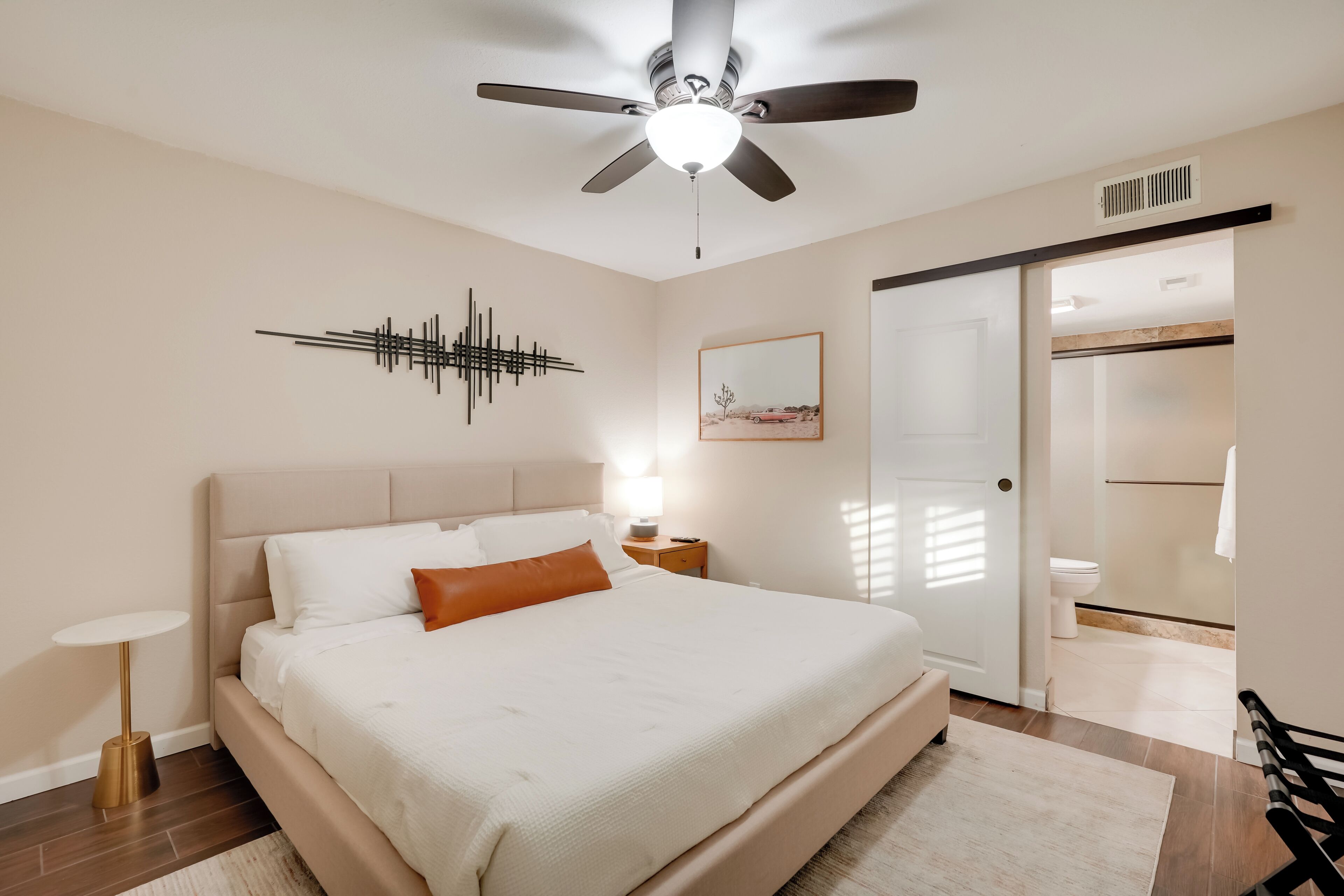 2 bedrooms, desk, iron/ironing board, travel crib