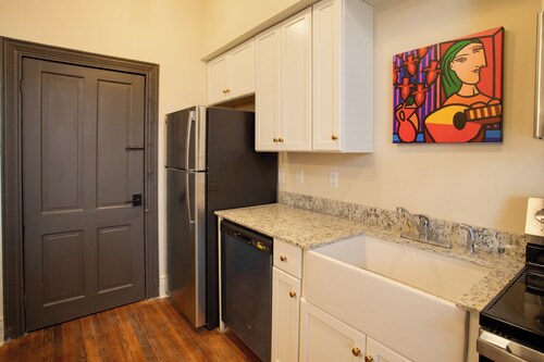 Downtown Business Hub! Walkable Condo in Florence