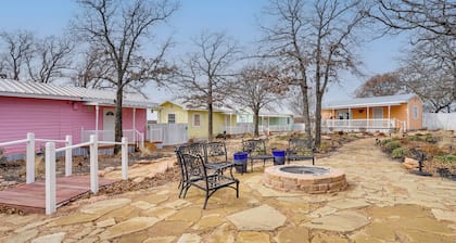 Peaceful Tiny Home Getaway Near Bowie Trade Days