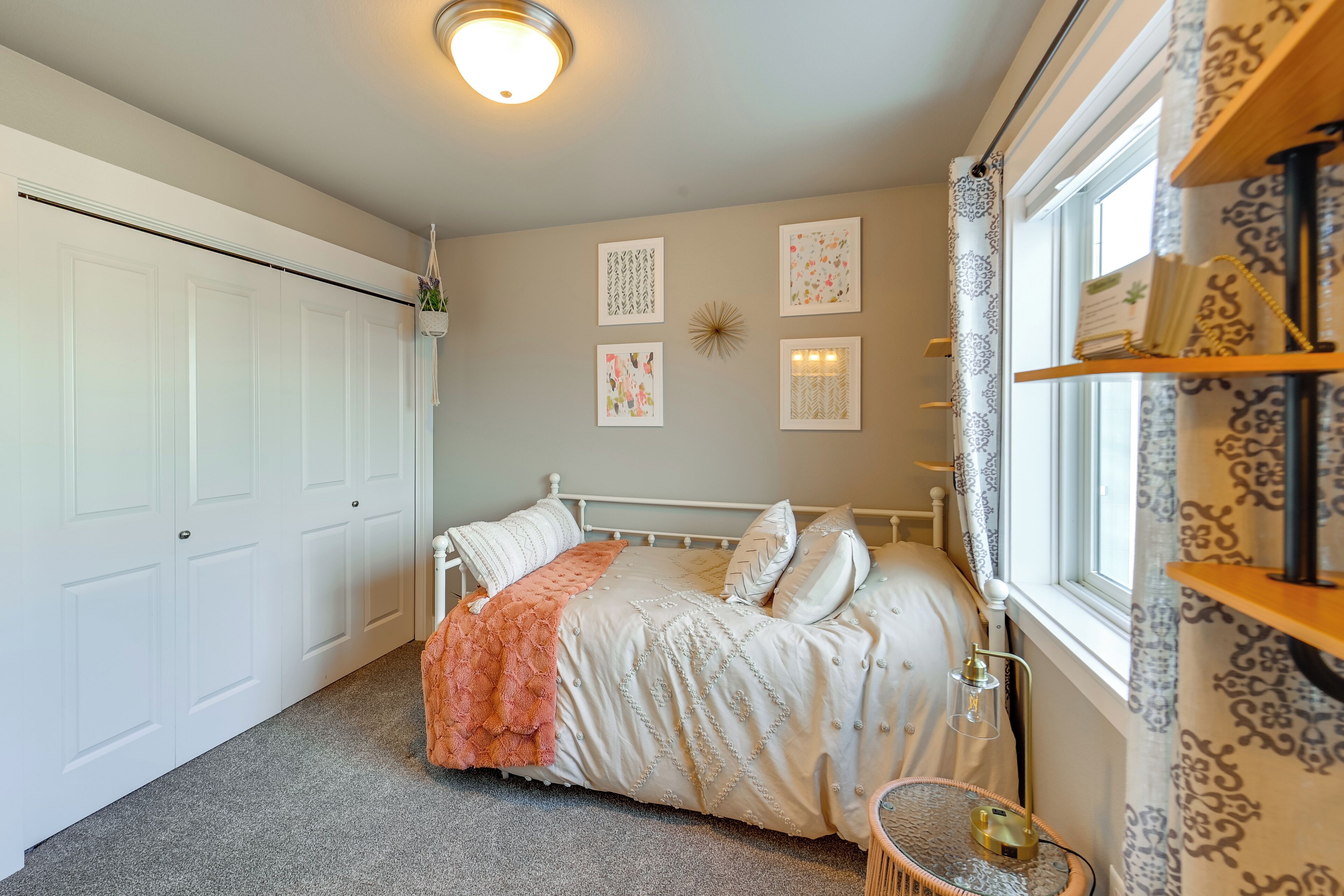 2 chambres, bureau, fer et planche à repasser, accès Internet