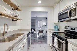Fridge, microwave, stovetop, dishwasher - Fully Renovated! Walkable Old Town Condo (Scottsdale)