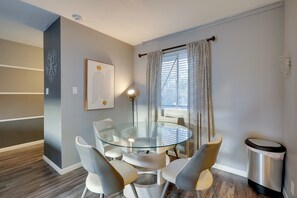 Dining - Fully Renovated! Walkable Old Town Condo (Scottsdale)