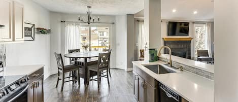 Fridge, microwave, stovetop, dishwasher