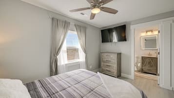 2 bedrooms, desk, iron/ironing board, travel cot