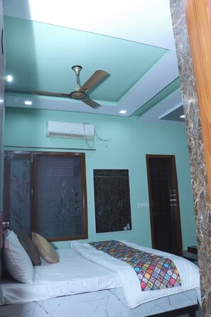 Deluxe Double Room, City View - The City View- Hotel And Restaurant (Bhiwani)