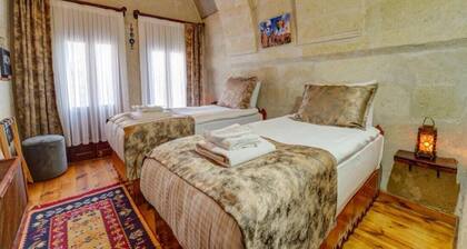 Family Cave Room with Terrace & Balloon View