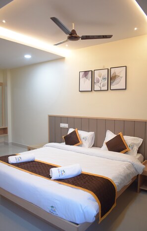 Deluxe Double Room, Balcony, City View - Relax Inn Suites & Rooms (Penumuluru)