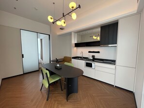 Gambar tidak terklasifikasi, 5 dari 6, tombol