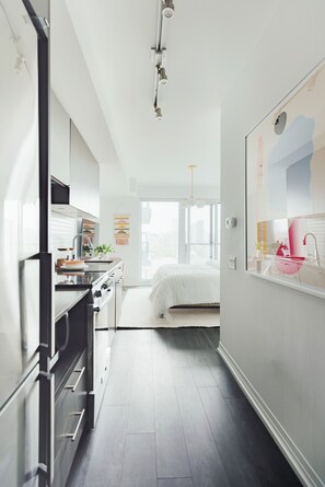 Suite Confort, no fumadores, vistas a la ciudad | Escritorio, espacio para trabajar con un portátil, wifi gratis