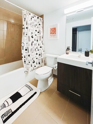 Comfort Suite, Non Smoking, City View | Bathroom | Hair dryer, towels, soap, shampoo - The Eaton Towers Dundas Toronto (Toronto)