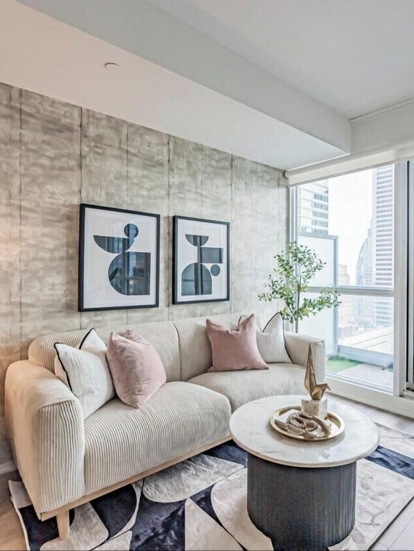 Interior - The Eaton Towers Dundas Toronto (Toronto)