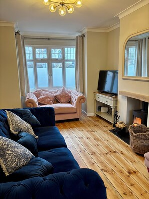 Unclassified image, 3 of 16, button - Stylish Southsea Home (Portsmouth)