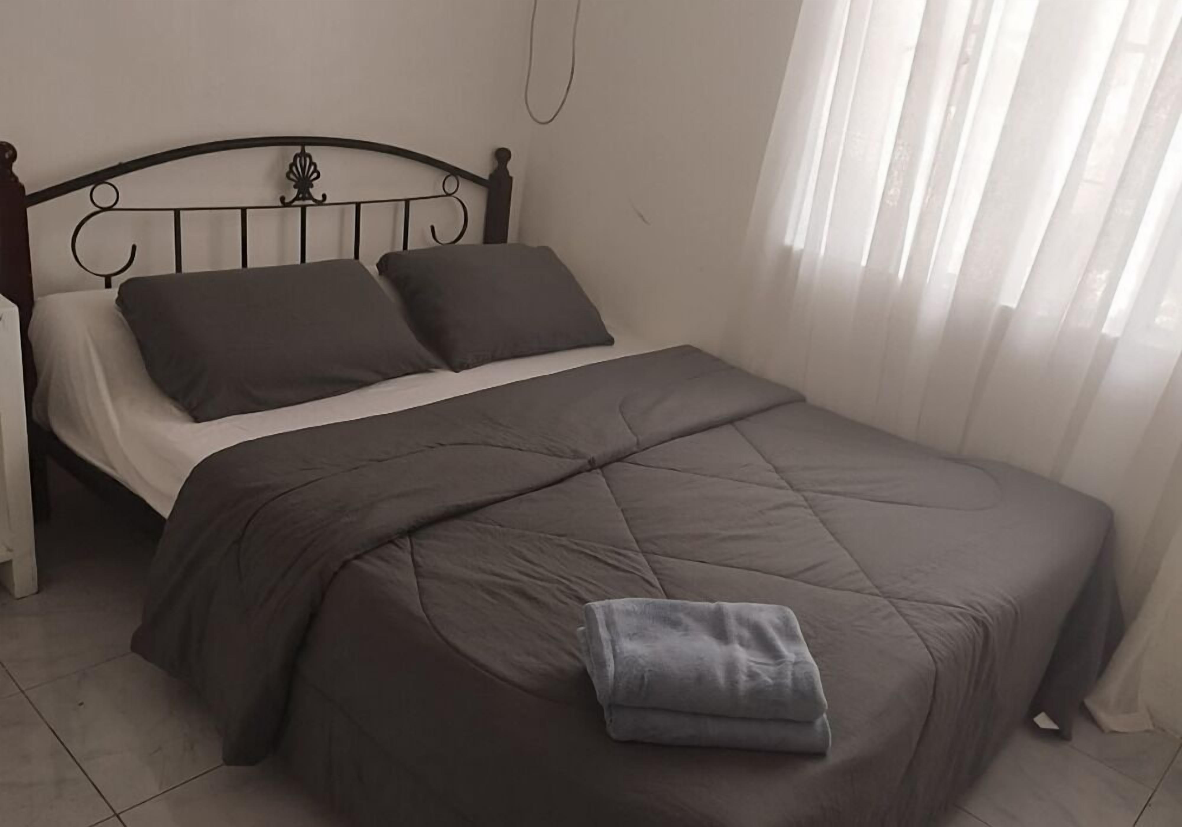 Bureau, draps fournis