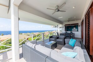 Property grounds - Luxurious Apartment in Jan Thiel with Pool (Jan Thiel)