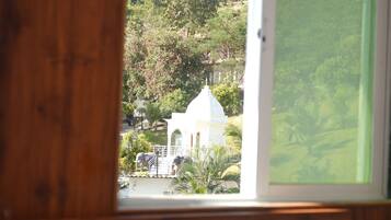 Habitación Deluxe doble, patio, vistas a la piscina