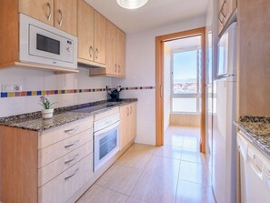 Fridge, microwave, oven, dishwasher - Manacor by Interhome (Cambrils)