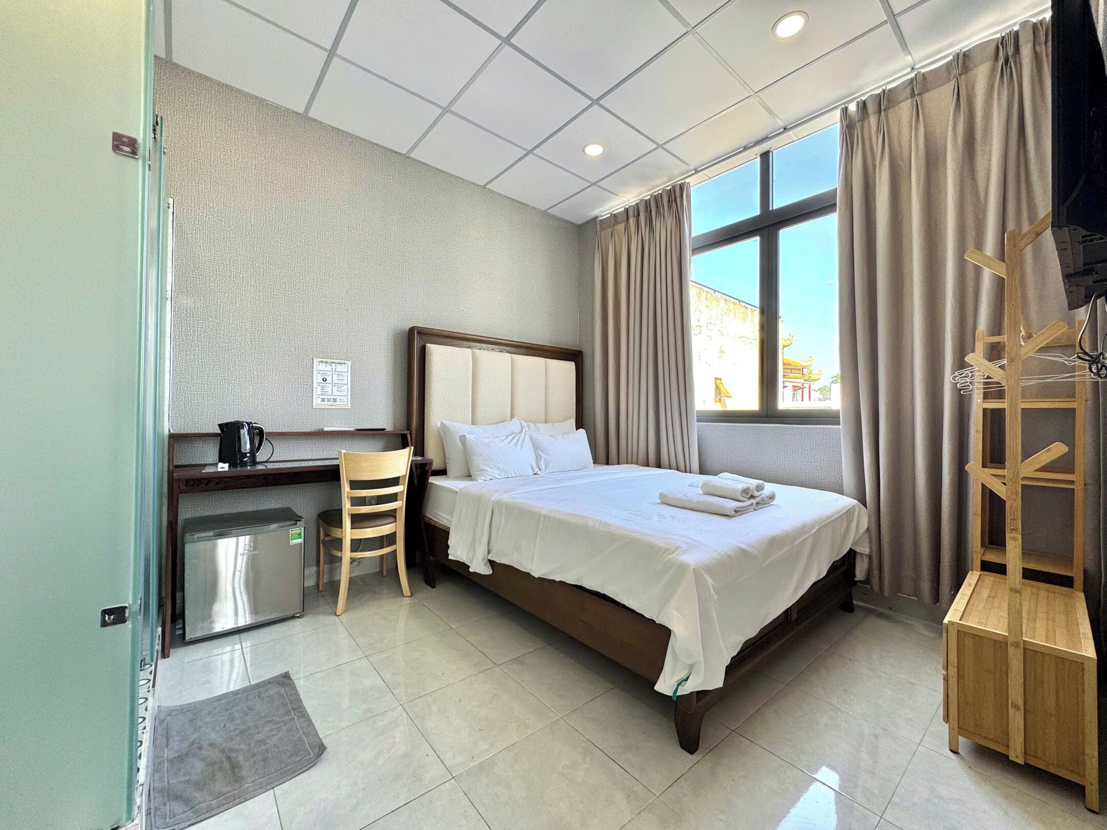 Standard Room, Window | Desk, iron/ironing board, free WiFi, bed sheets