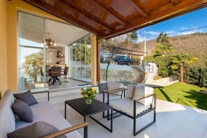 Unclassified image, 5 of 30, button - Veranda - Seaview Apartment (Opatija)