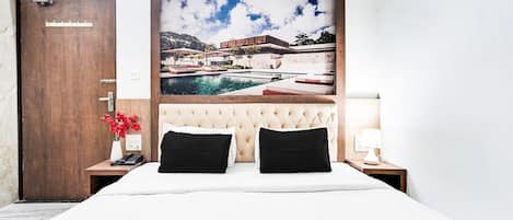 1 makuuhuone, työpöytä, vuodevaatteet