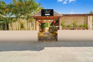 Property grounds - Super Collection O Bannergatta Road (Bangalore)