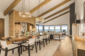 Dining - Oceanfront Cayucos Home + On the Sand + Firepit + Views + Steps to Cayucos Pier (Cayucos)