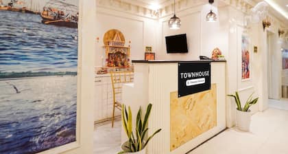 Townhouse Ghat Prayagraj Ramesh Palace