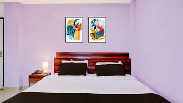 1 makuuhuone, työpöytä, vuodevaatteet