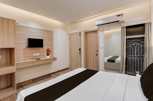 Hotel O Rudrapur Railway Junction