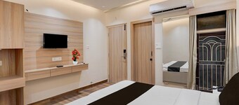 Hotel O Rudrapur Railway Junction