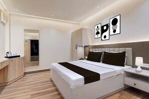 1 bedroom, desk, bed sheets