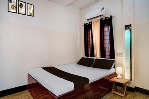 1 bedroom, desk, bed sheets