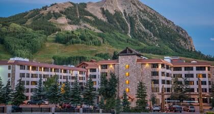 Corner King Suite | Pet-Friendly | Heated Pool